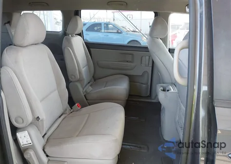 2015 Kia Sedona Lx из США, поврежденный, VIN KNDMB5C17F6045987